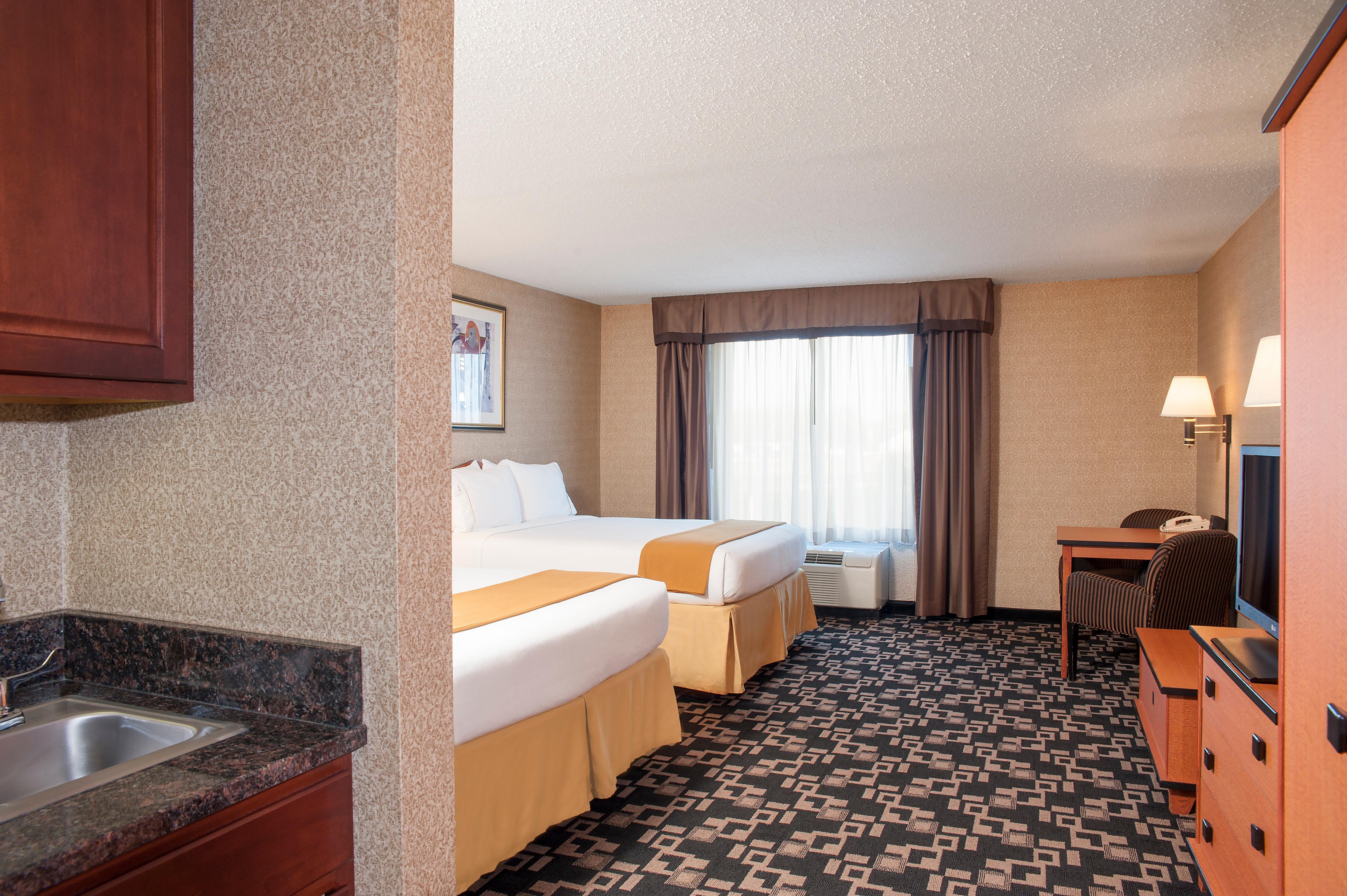 Holiday Inn Express Hotel & Suites Greenwood Eksteriør billede