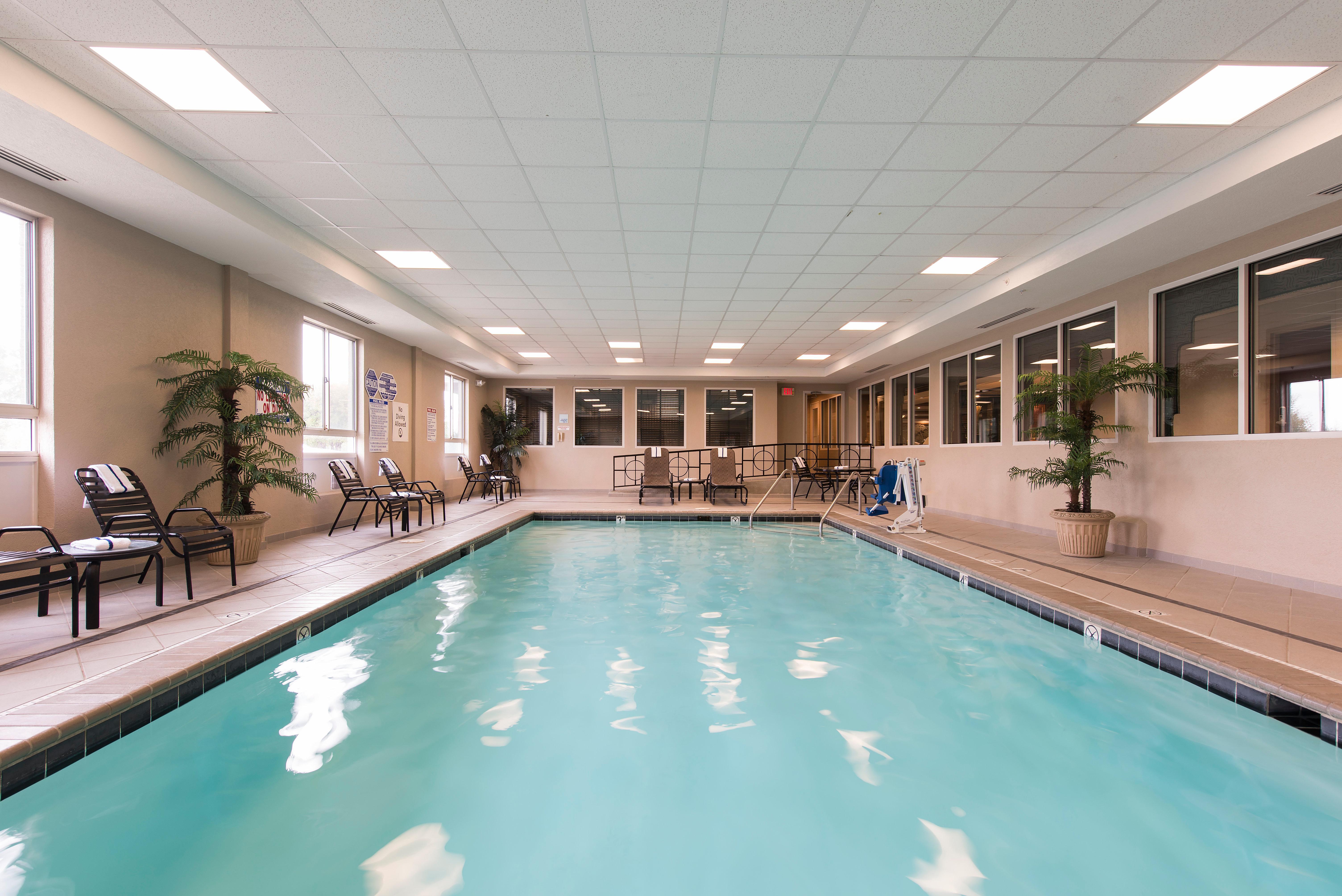 Holiday Inn Express Hotel & Suites Greenwood Eksteriør billede