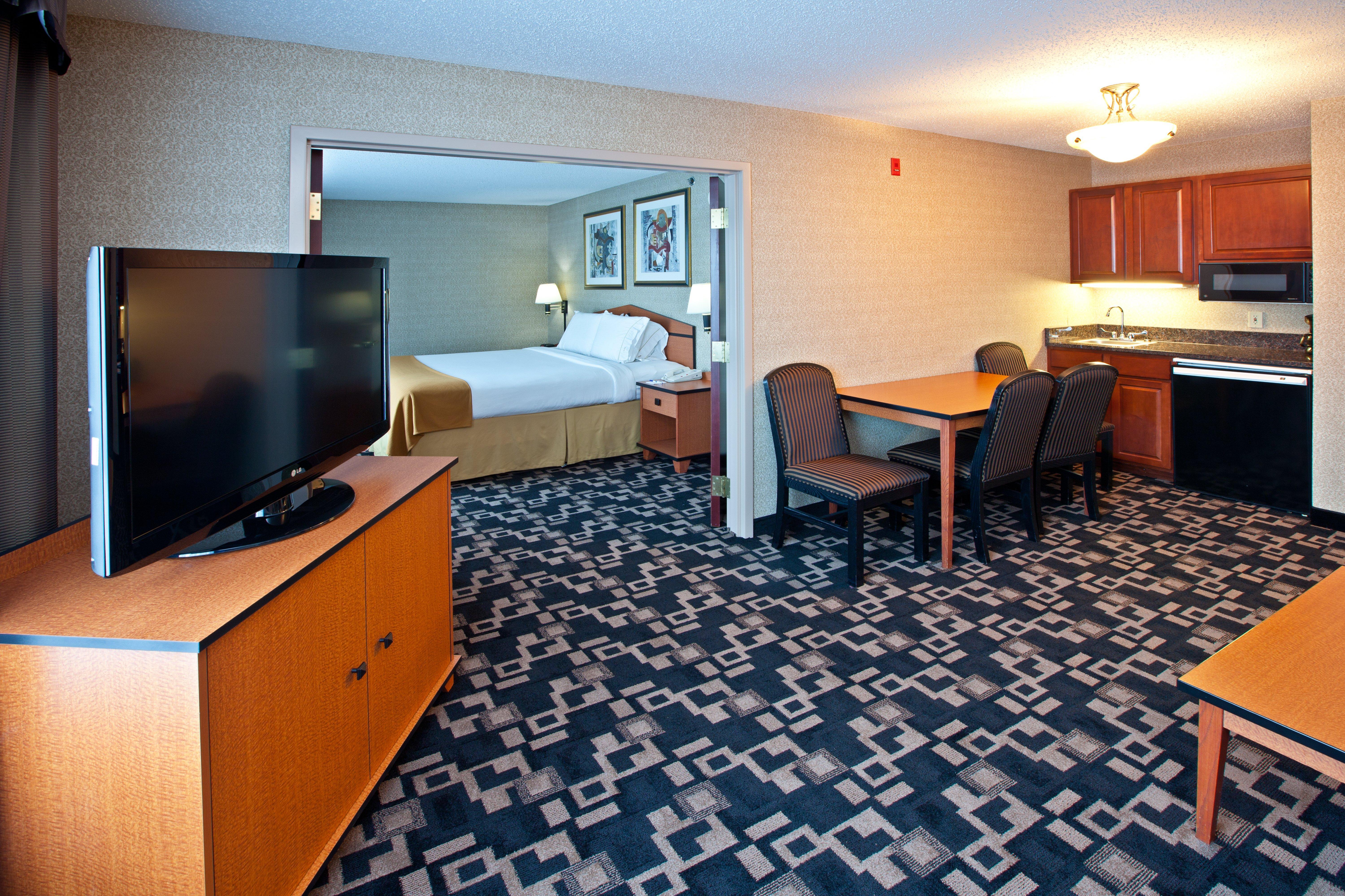 Holiday Inn Express Hotel & Suites Greenwood Værelse billede